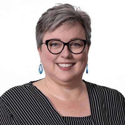 Angela Shapiro Headshot-1-1 Angela Shapiro Headshot-1-1